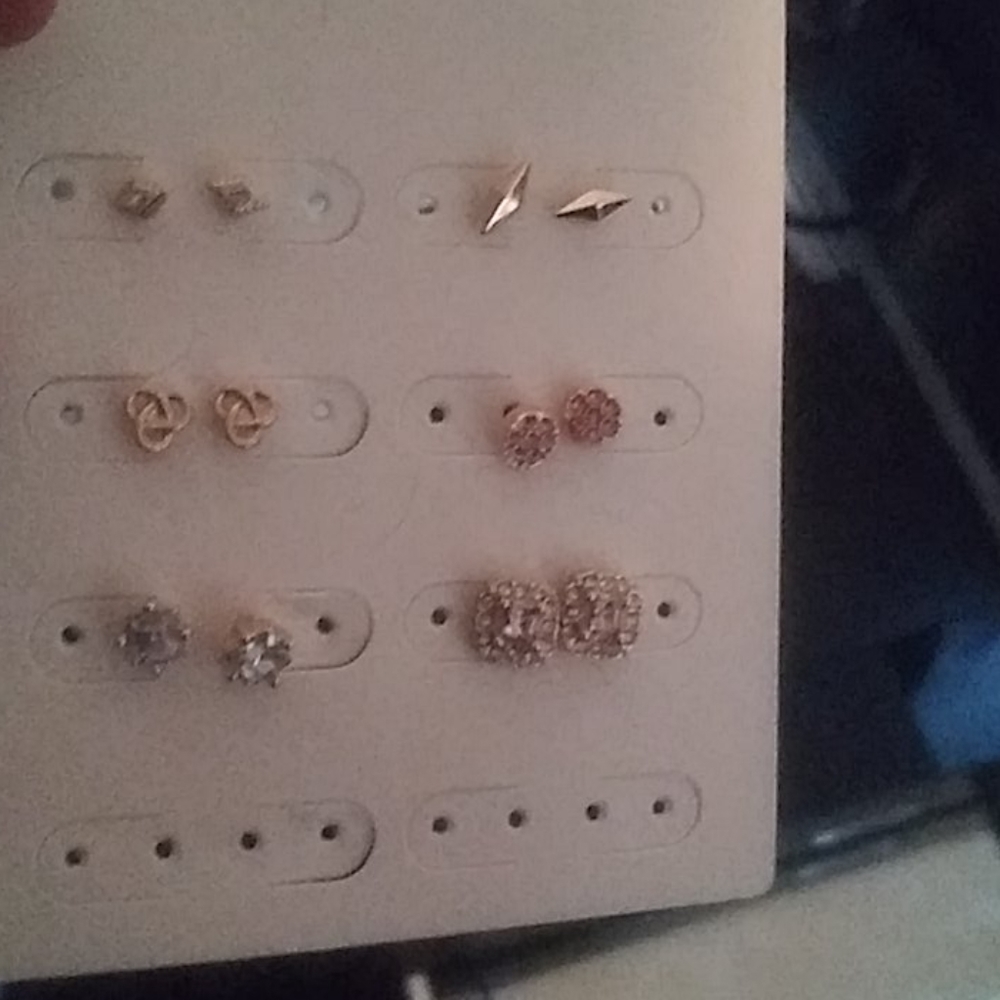 Cute gold Earring